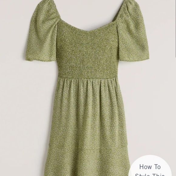 Abercrombie & Fitch Dresses & Skirts - Abercrombie & Fitch Fit and flare Green Dress